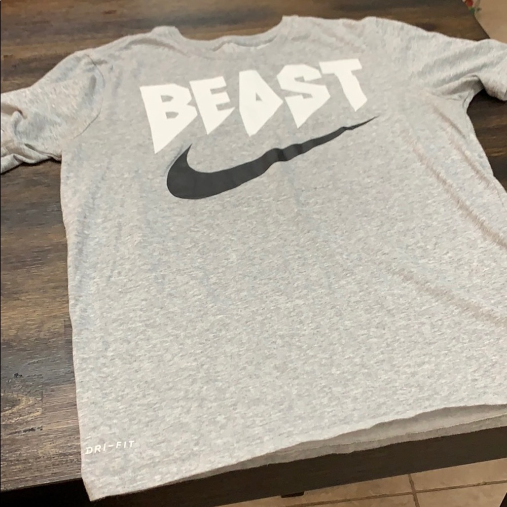 Nike Graphic Tee